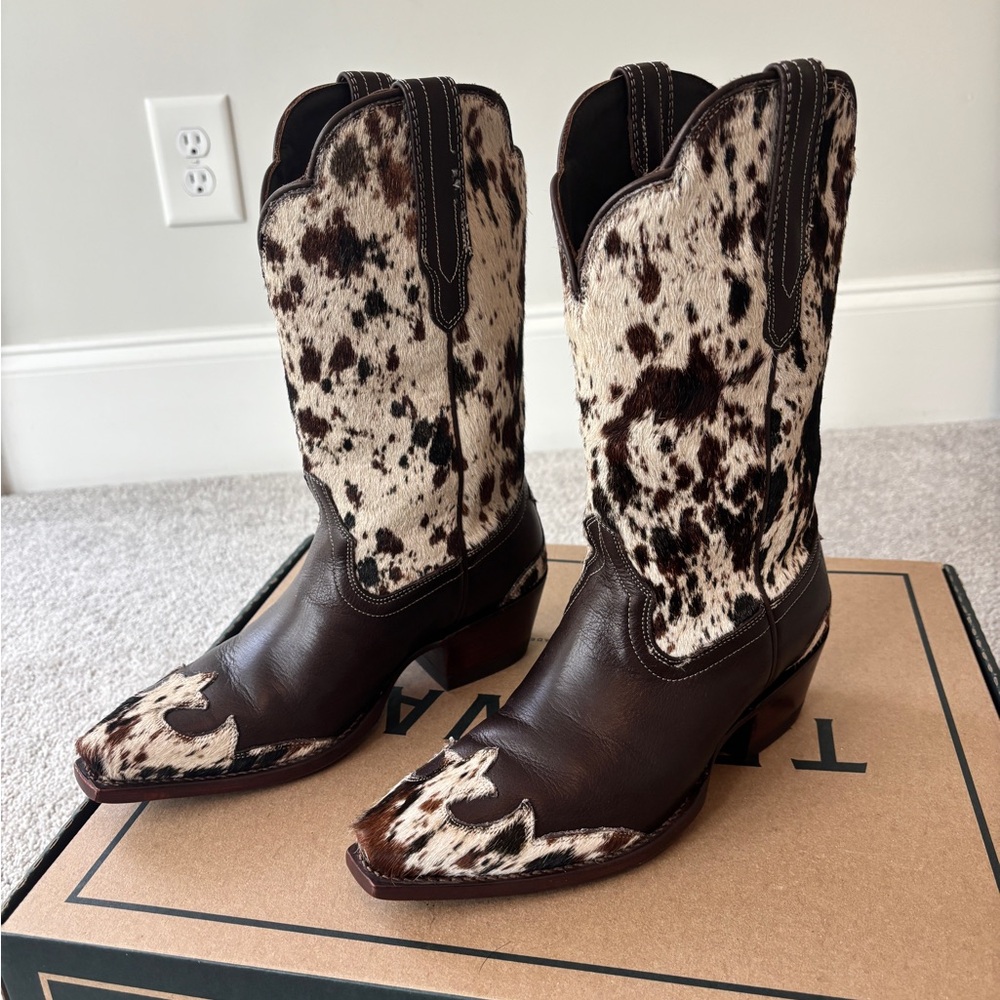 LIMITED EDITION: Tecovas The Sadie Cowhide Boots